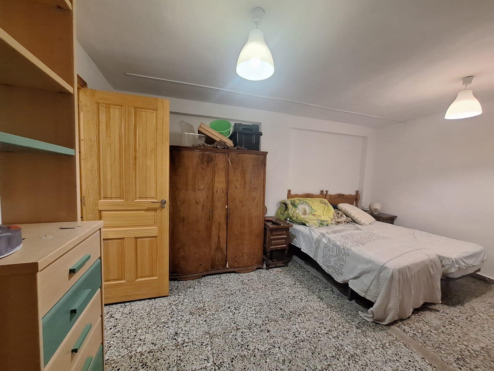 Amplio Piso en Venta en Carolinas Bajas, Alicante – Portonidad Única