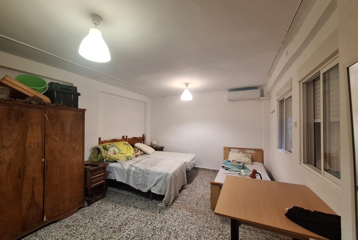Amplio Piso en Venta en Carolinas Bajas, Alicante – Portonidad Única