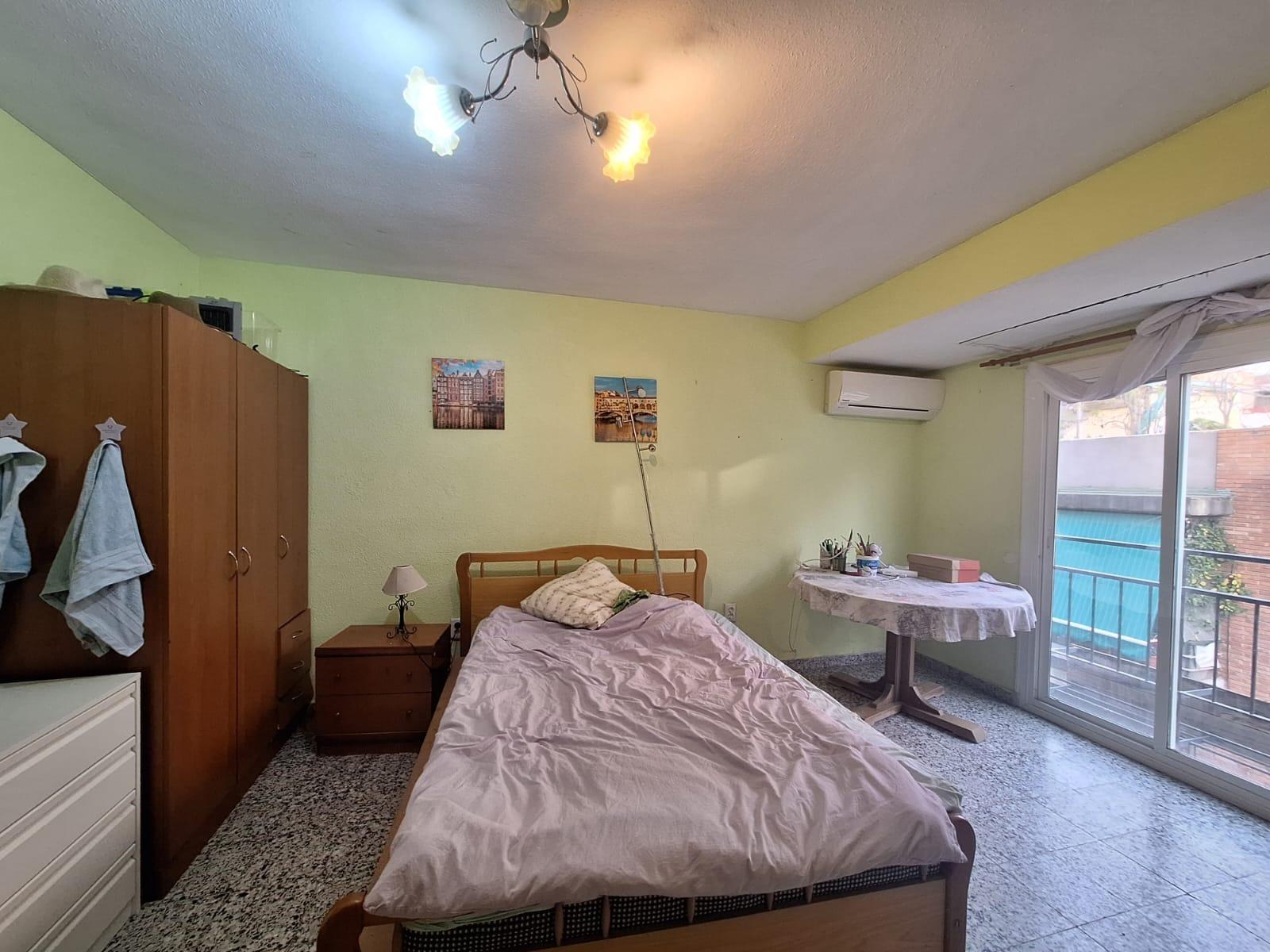 Amplio Piso en Venta en Carolinas Bajas, Alicante – Portonidad Única