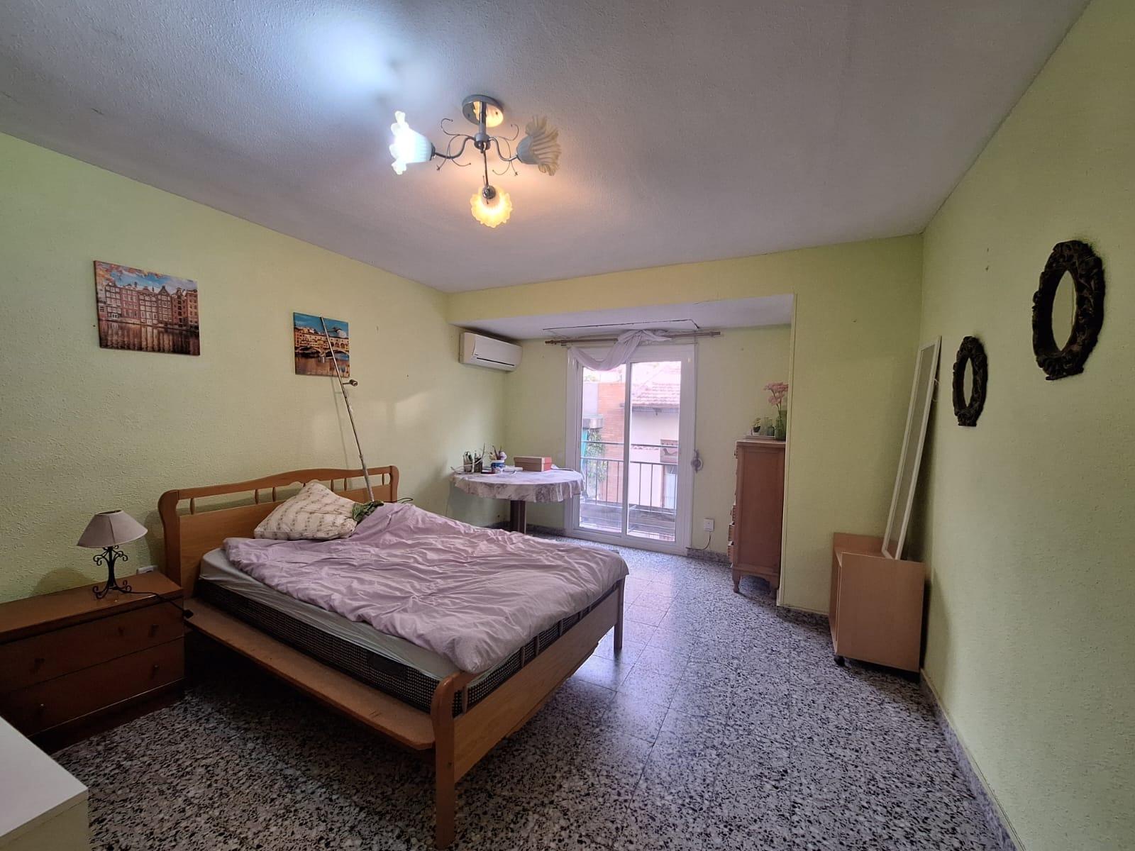 Amplio Piso en Venta en Carolinas Bajas, Alicante – Portonidad Única