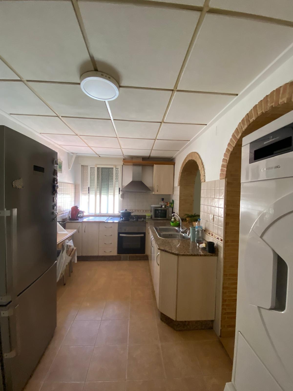 12-12-8 Prachtig herenhuis in Torrevieja met 3 slaapkamers en 2 badkamers.