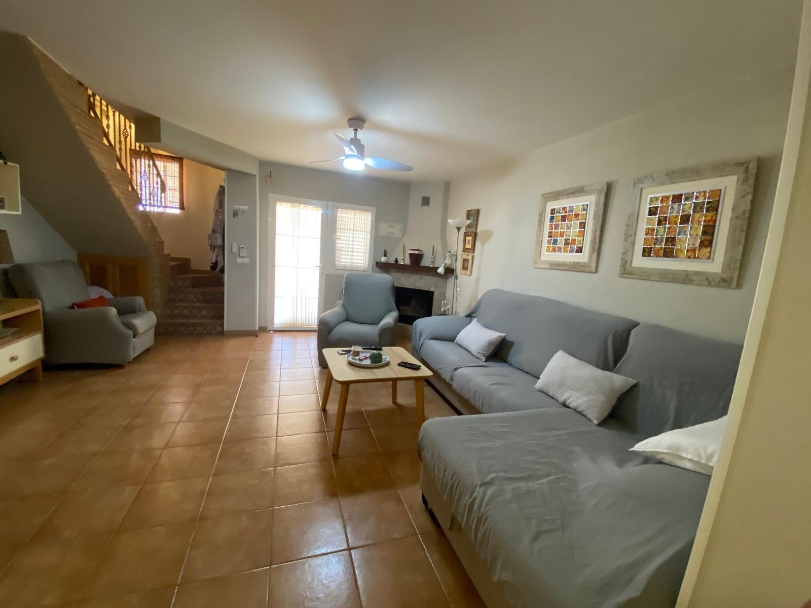 12-2-8 Prachtig herenhuis in Torrevieja met 3 slaapkamers en 2 badkamers.