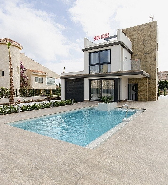 NEW BUILT VILLA IN PLAYA HONDA