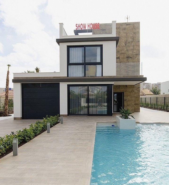 NEW BUILT VILLA IN PLAYA HONDA