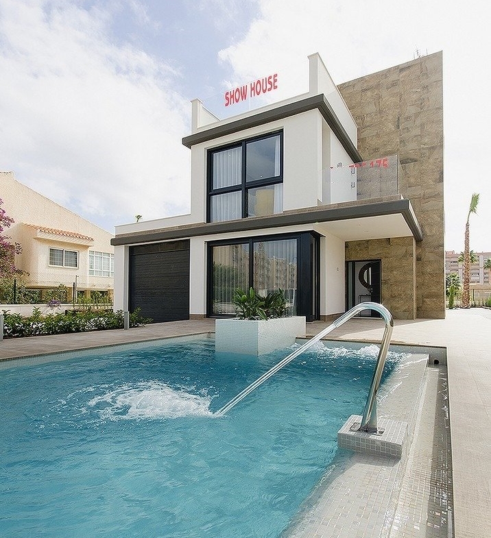NEW BUILT VILLA IN PLAYA HONDA