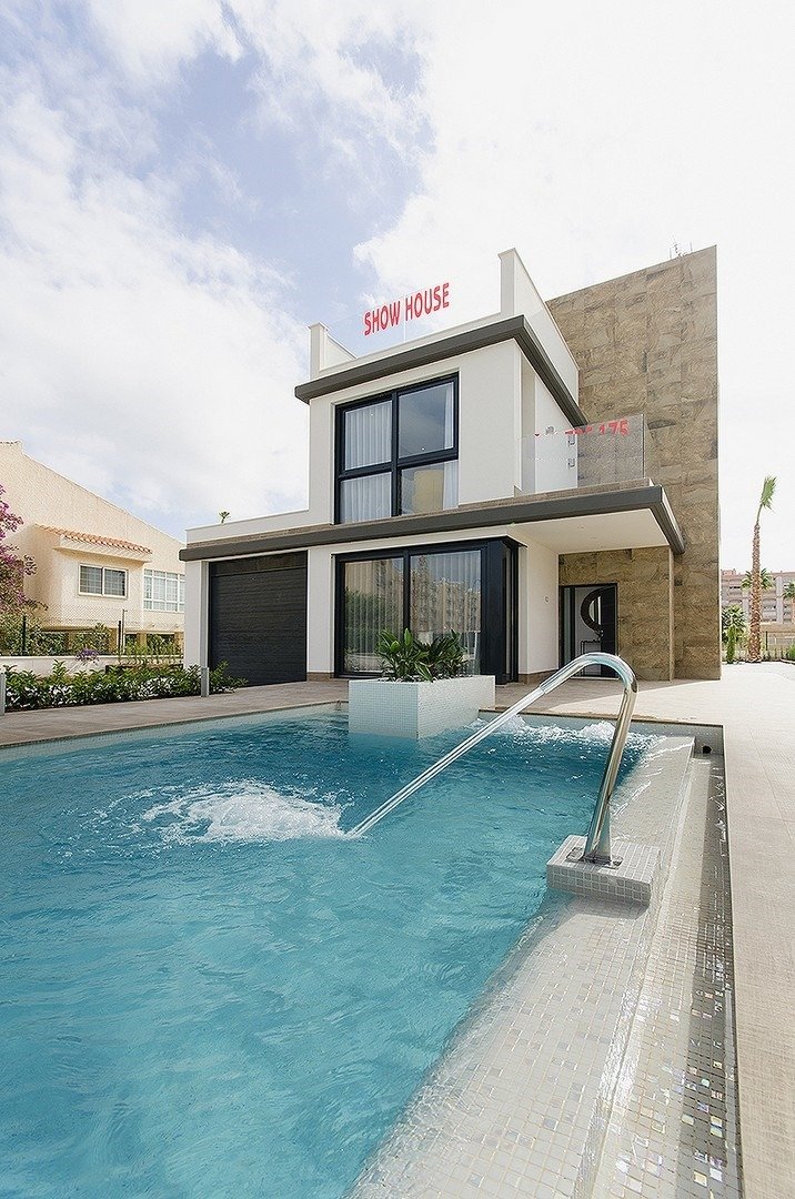 12-22 NEW BUILT VILLA IN PLAYA HONDA