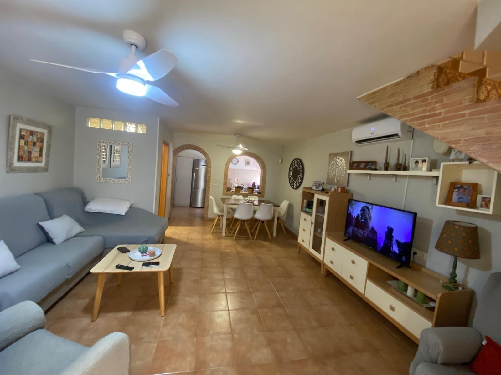 12-5-8 Prachtig herenhuis in Torrevieja met 3 slaapkamers en 2 badkamers.