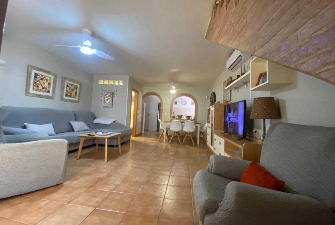 Prachtig herenhuis in Torrevieja met 3 slaapkamers en 2 badkamers.
