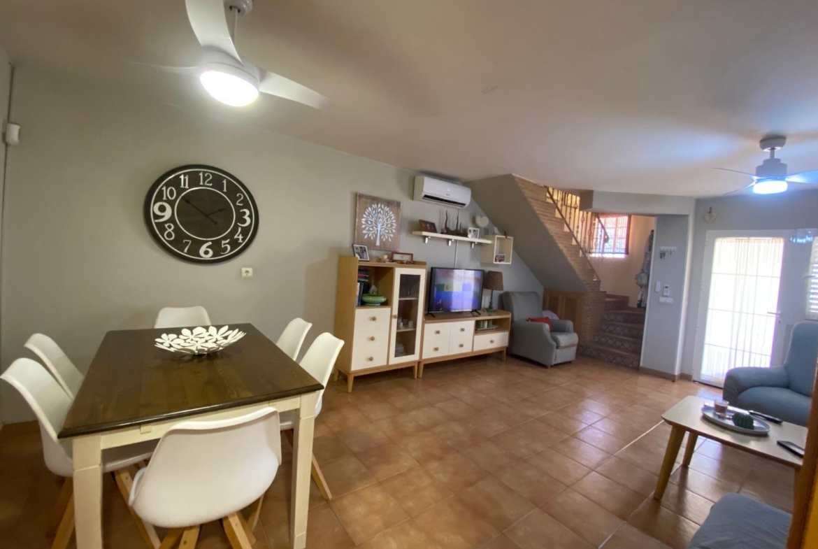 Prachtig herenhuis in Torrevieja met 3 slaapkamers en 2 badkamers.