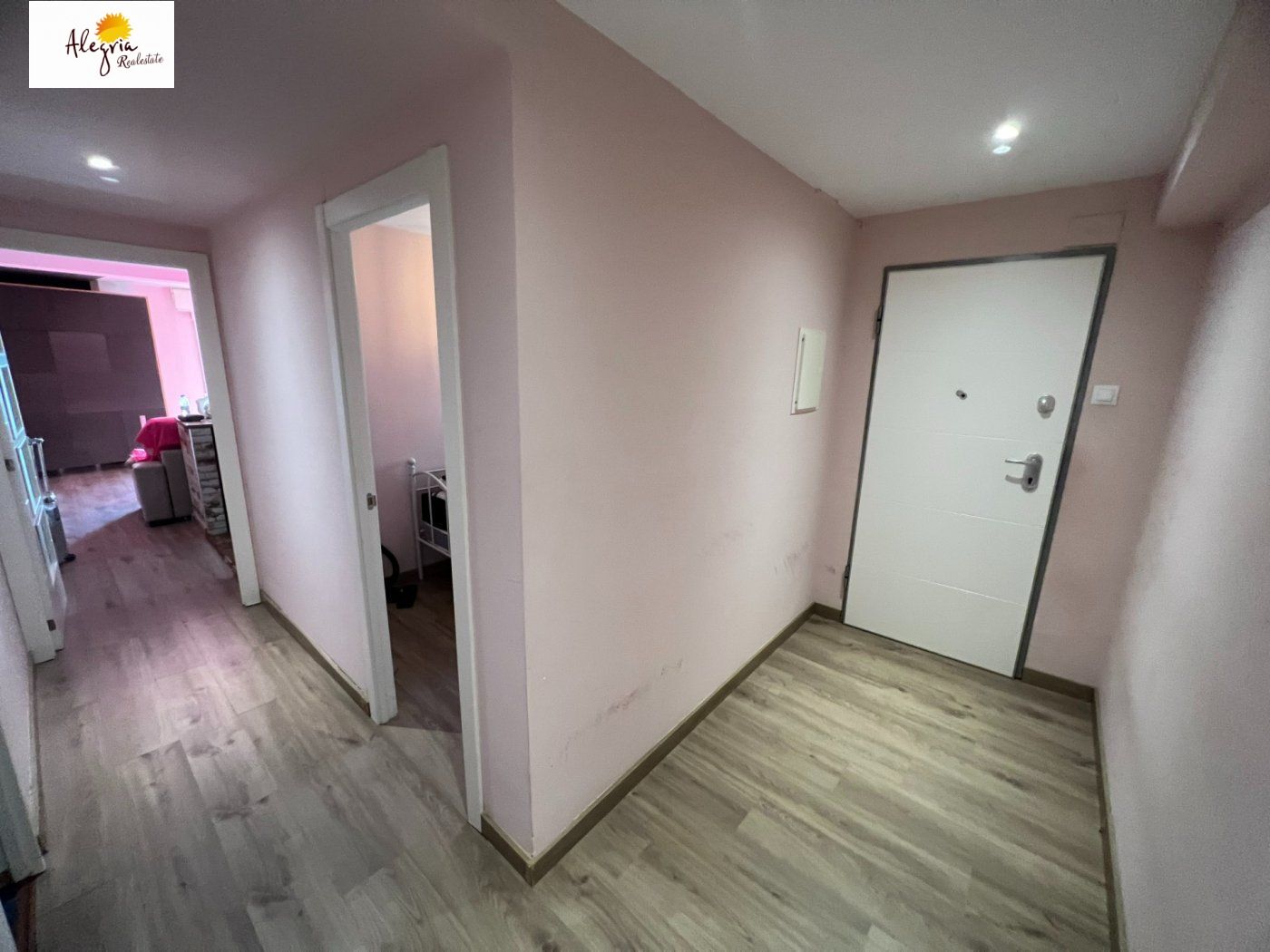 AWESOME APARTMENT IN SALER!!!
