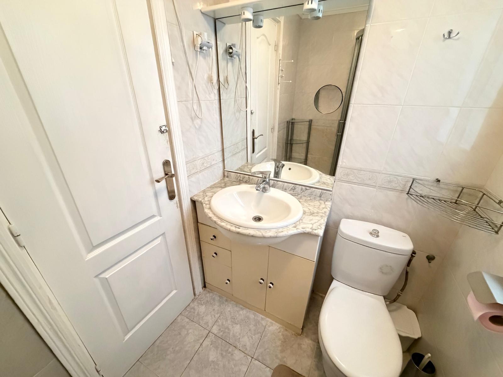 13-14-5 APARTMENT 500 METERS FROM PLAYA DEL CURA WITH A SURFACE OF 44 M2. 1 BEDROOM. 1 BATHROOM.