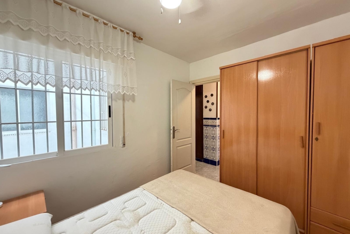 APARTMENT 500 METERS FROM PLAYA DEL CURA WITH A SURFACE OF 44 M2. 1 BEDROOM. 1 BATHROOM.