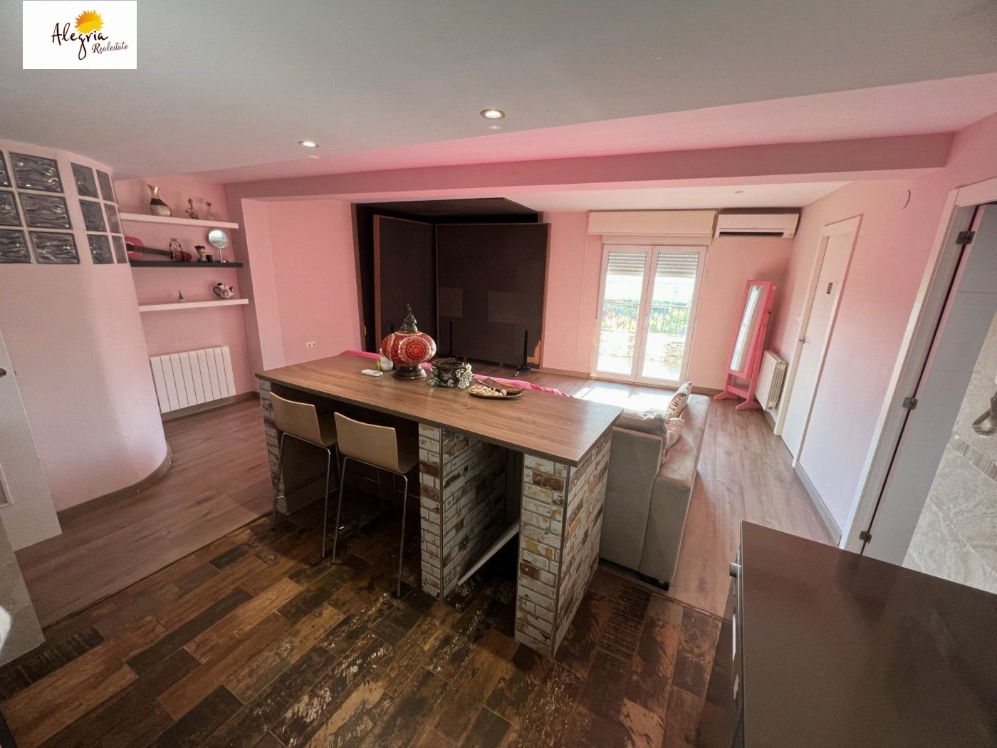 AWESOME APARTMENT IN SALER!!!