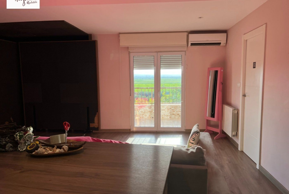 AWESOME APARTMENT IN SALER!!!