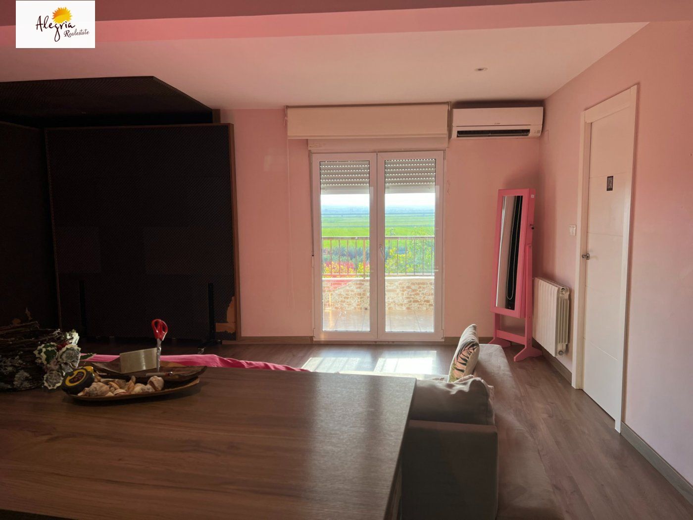 AWESOME APARTMENT IN SALER!!!