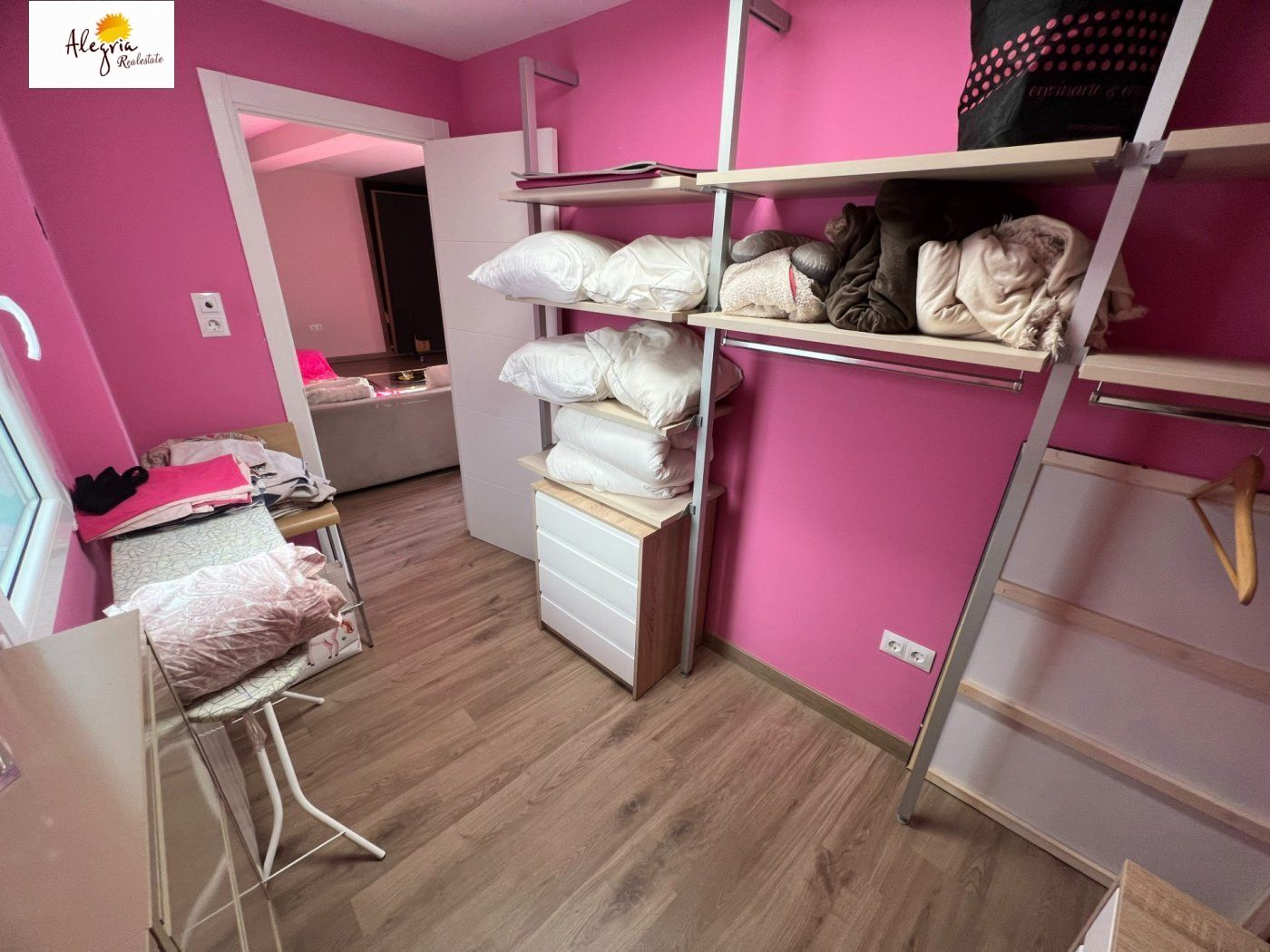 AWESOME APARTMENT IN SALER!!!
