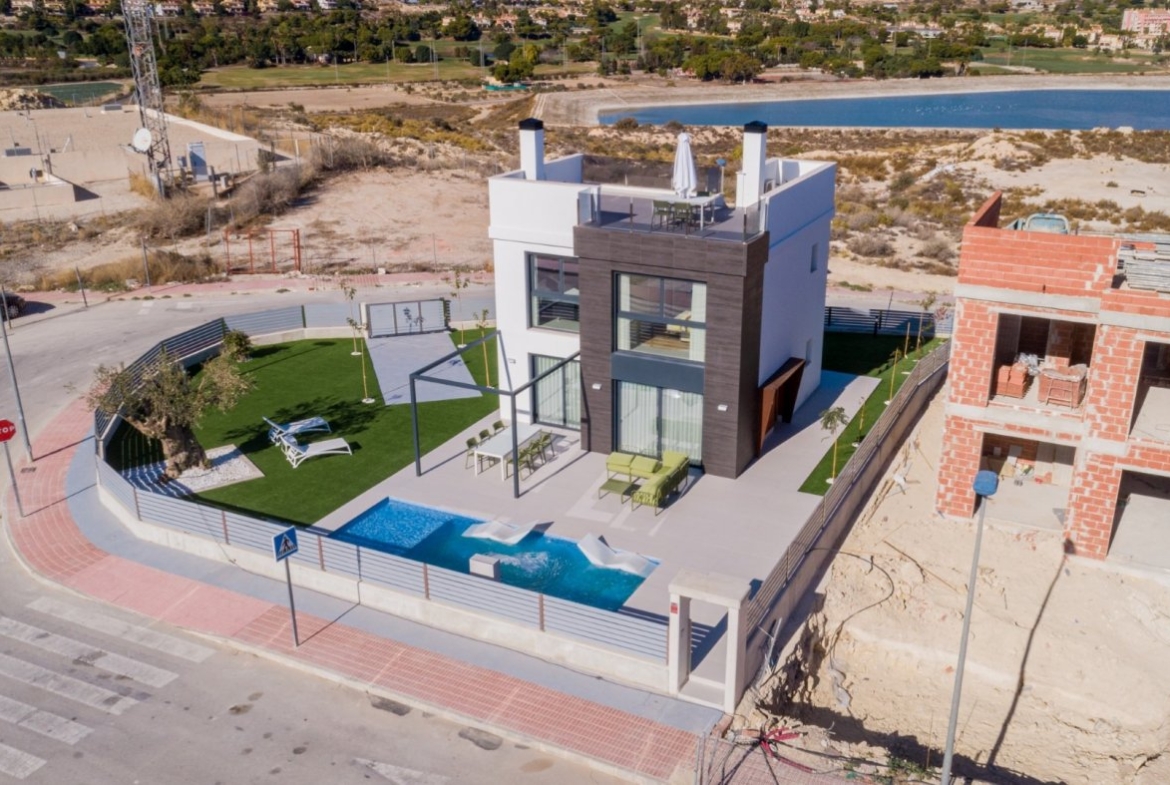 Villas de obra nueva con piscina privada