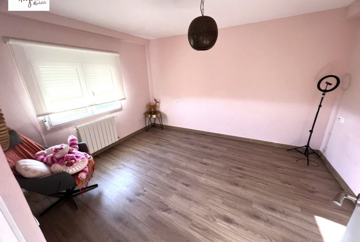 AWESOME APARTMENT IN SALER!!!