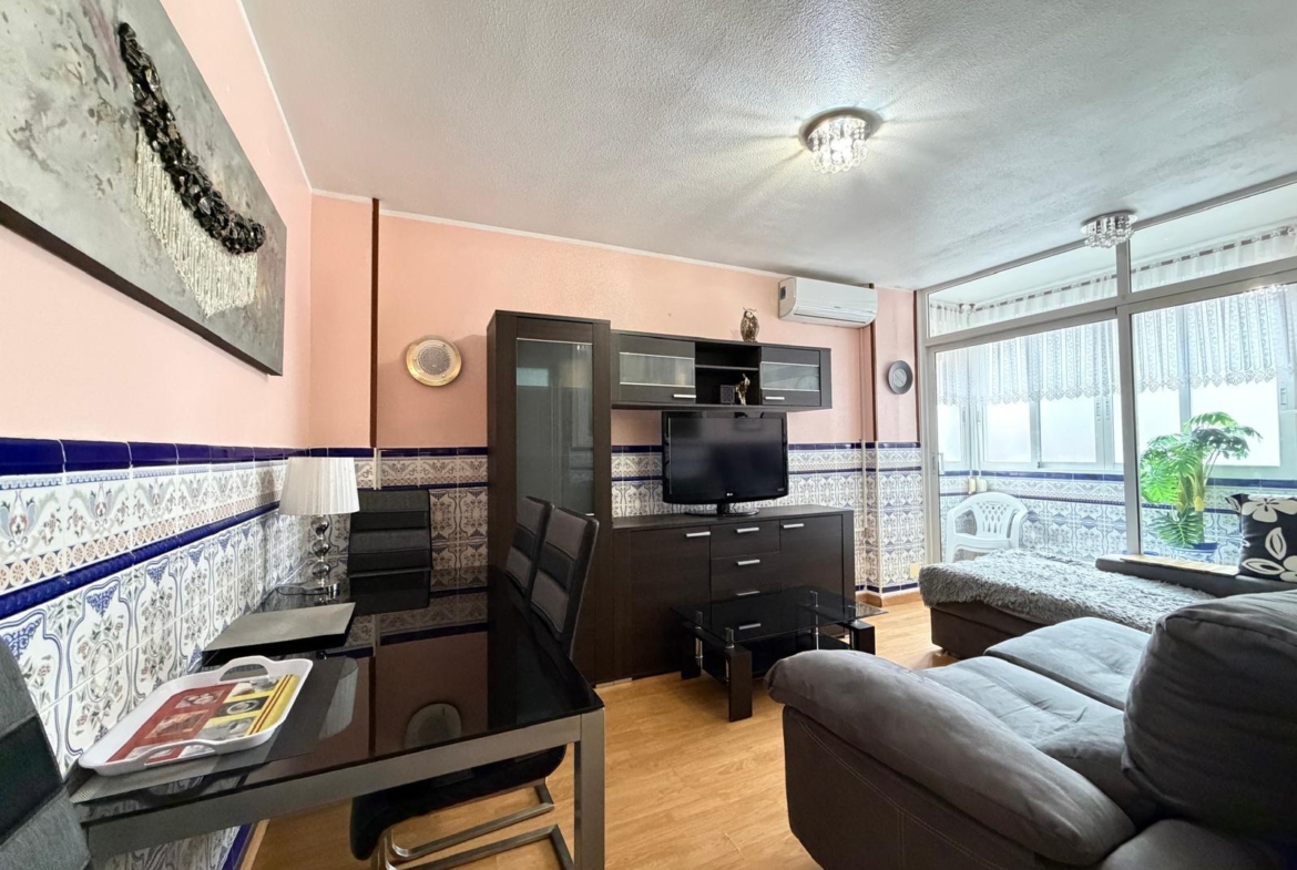 APARTMENT 500 METERS FROM PLAYA DEL CURA WITH A SURFACE OF 44 M2. 1 BEDROOM. 1 BATHROOM.