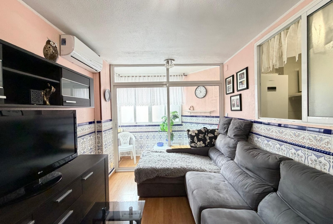 APARTMENT 500 METERS FROM PLAYA DEL CURA WITH A SURFACE OF 44 M2. 1 BEDROOM. 1 BATHROOM.