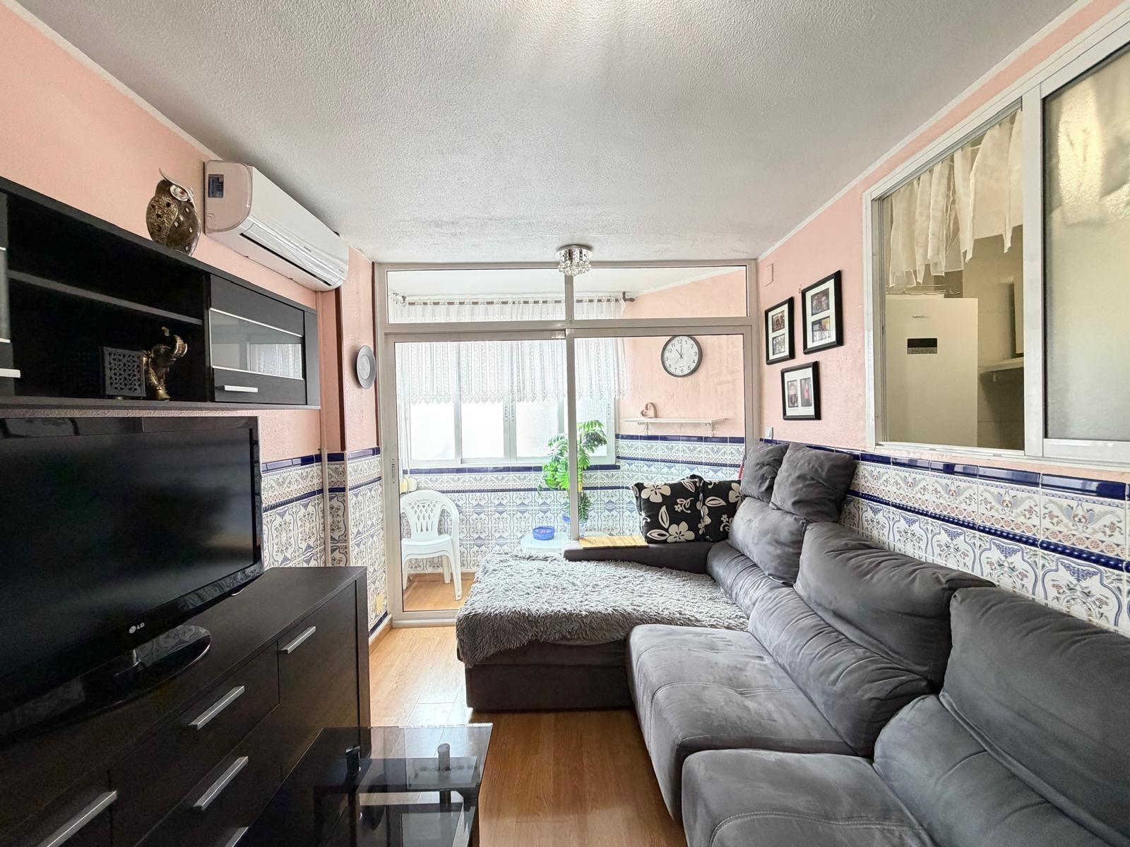 13-30-2 APARTMENT 500 METERS FROM PLAYA DEL CURA WITH A SURFACE OF 44 M2. 1 BEDROOM. 1 BATHROOM.
