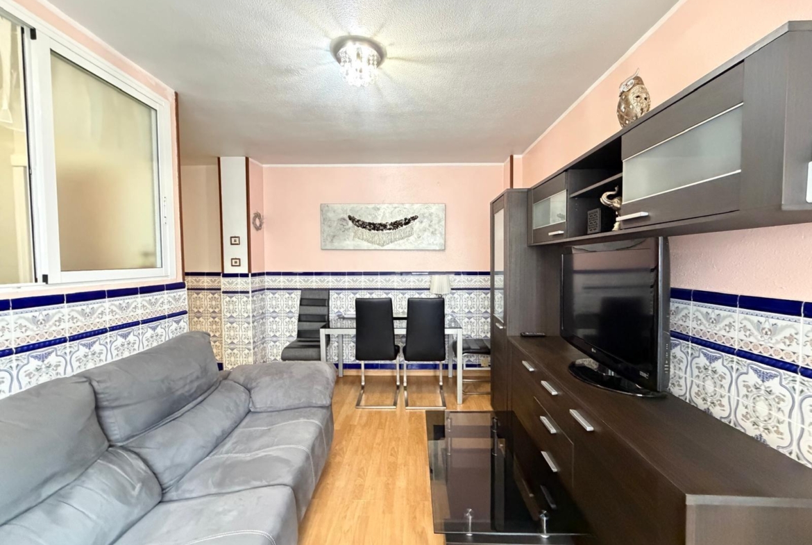 APARTMENT 500 METERS FROM PLAYA DEL CURA WITH A SURFACE OF 44 M2. 1 BEDROOM. 1 BATHROOM.