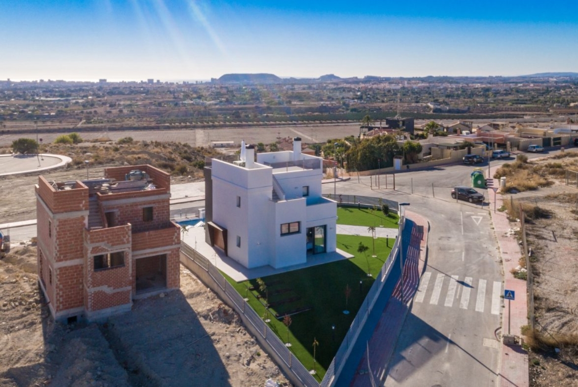 Villas de obra nueva con piscina privada