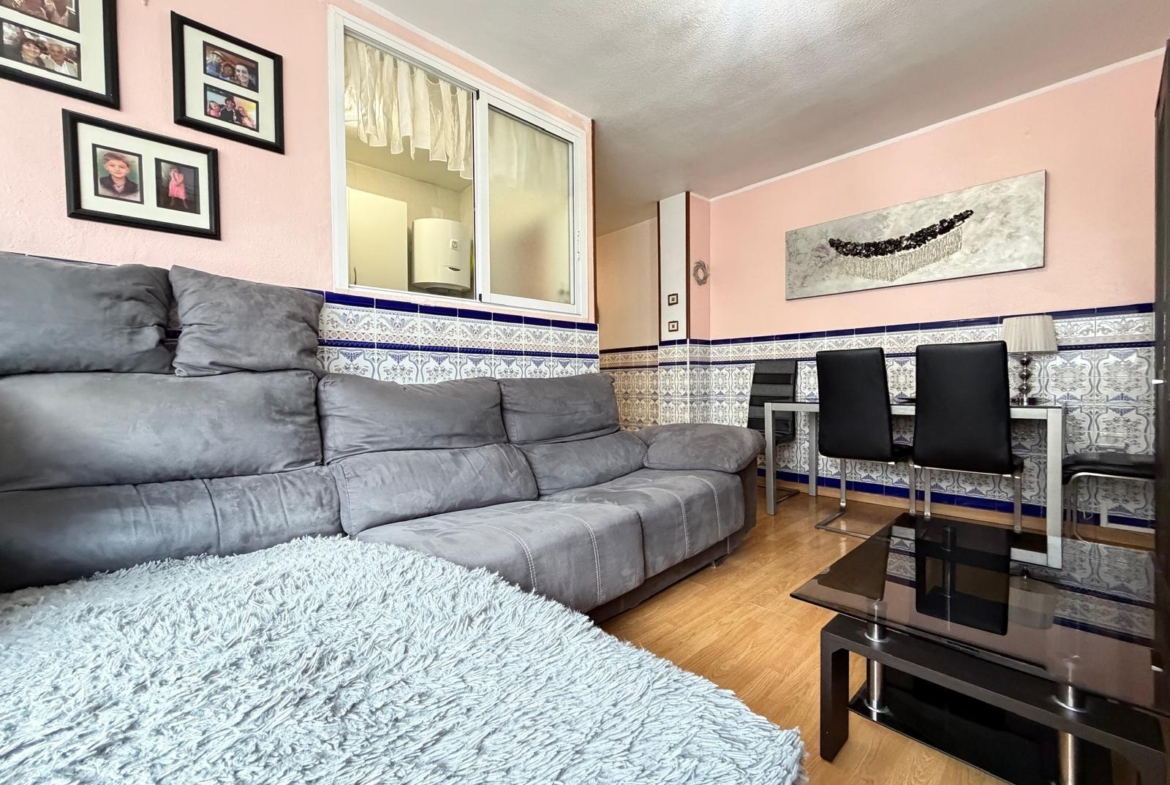 APARTMENT 500 METERS FROM PLAYA DEL CURA WITH A SURFACE OF 44 M2. 1 BEDROOM. 1 BATHROOM.
