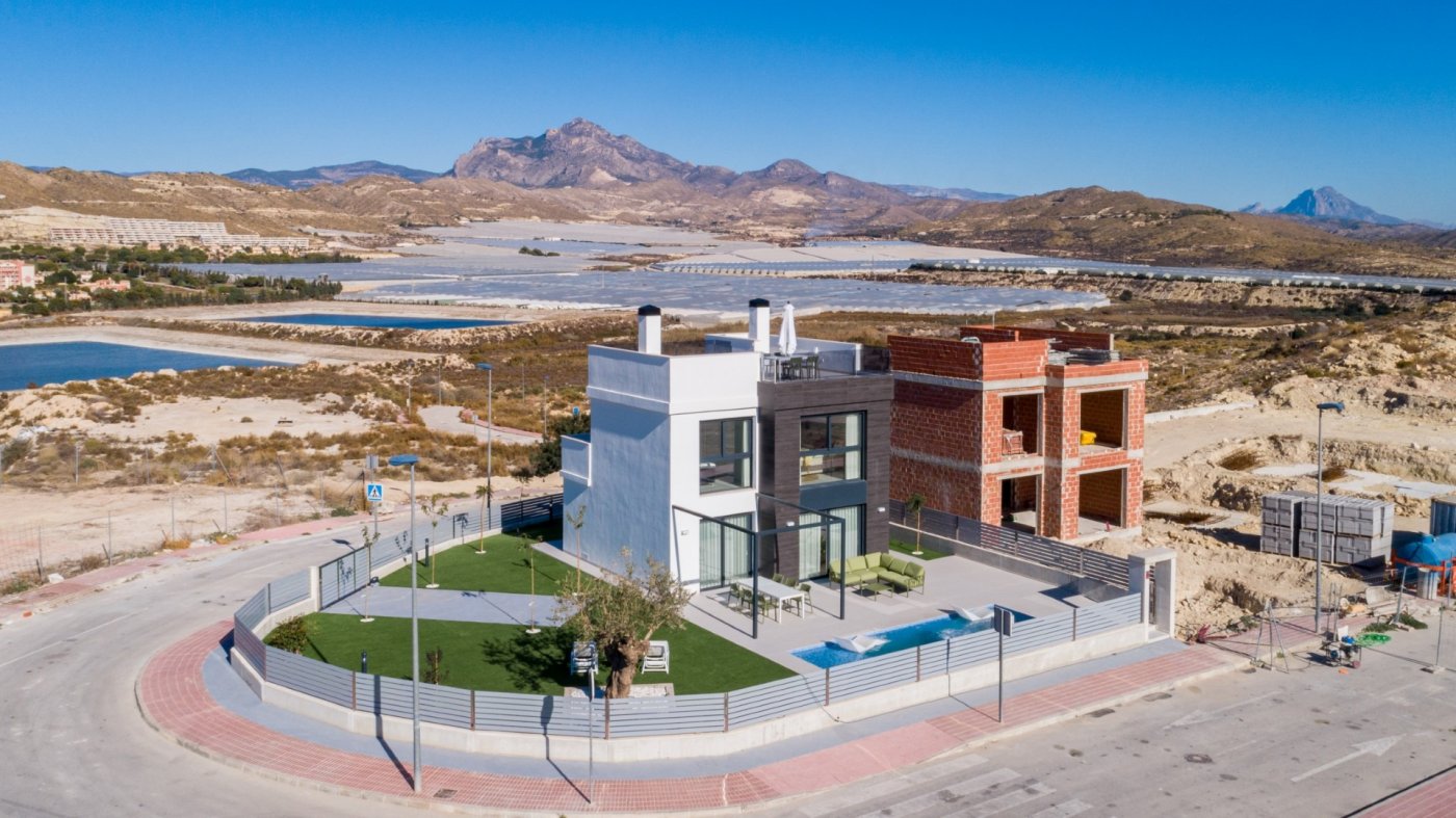 Villas de obra nueva con piscina privada
