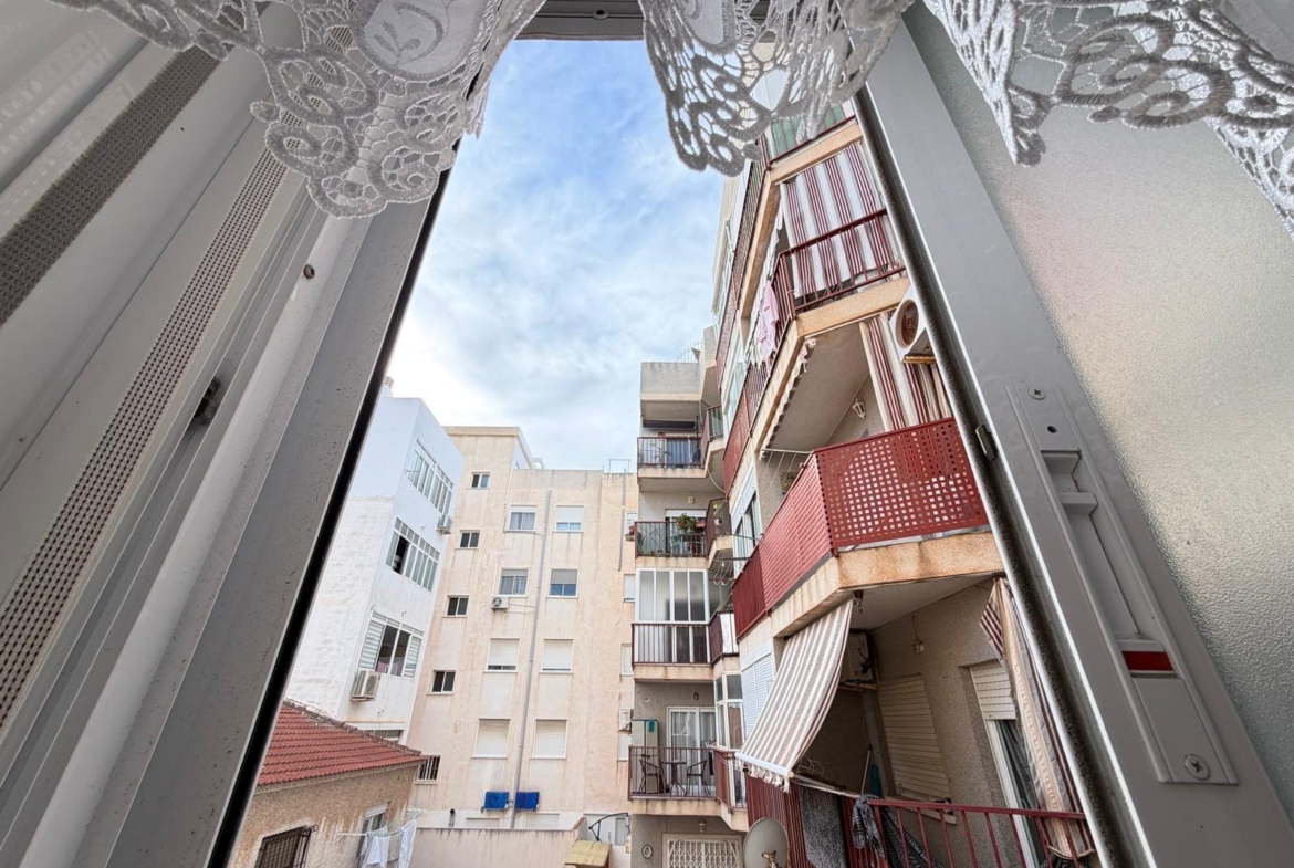 APARTMENT 500 METERS FROM PLAYA DEL CURA WITH A SURFACE OF 44 M2. 1 BEDROOM. 1 BATHROOM.