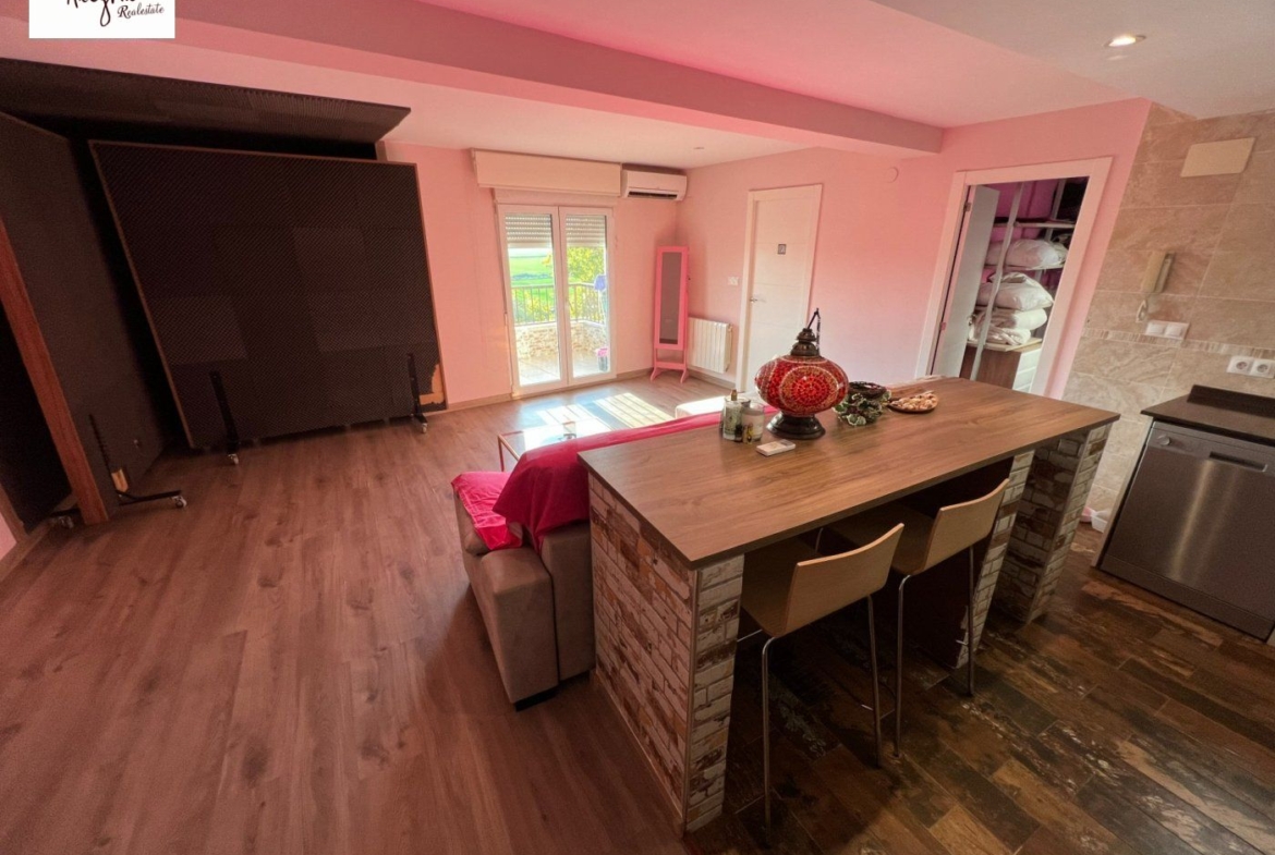 AWESOME APARTMENT IN SALER!!!