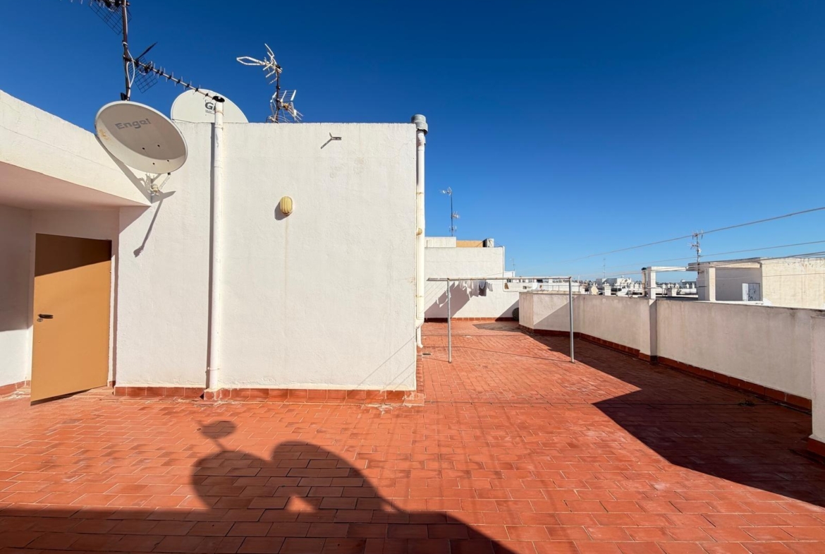 APARTMENT 500 METERS FROM PLAYA DEL CURA WITH A SURFACE OF 44 M2. 1 BEDROOM. 1 BATHROOM.