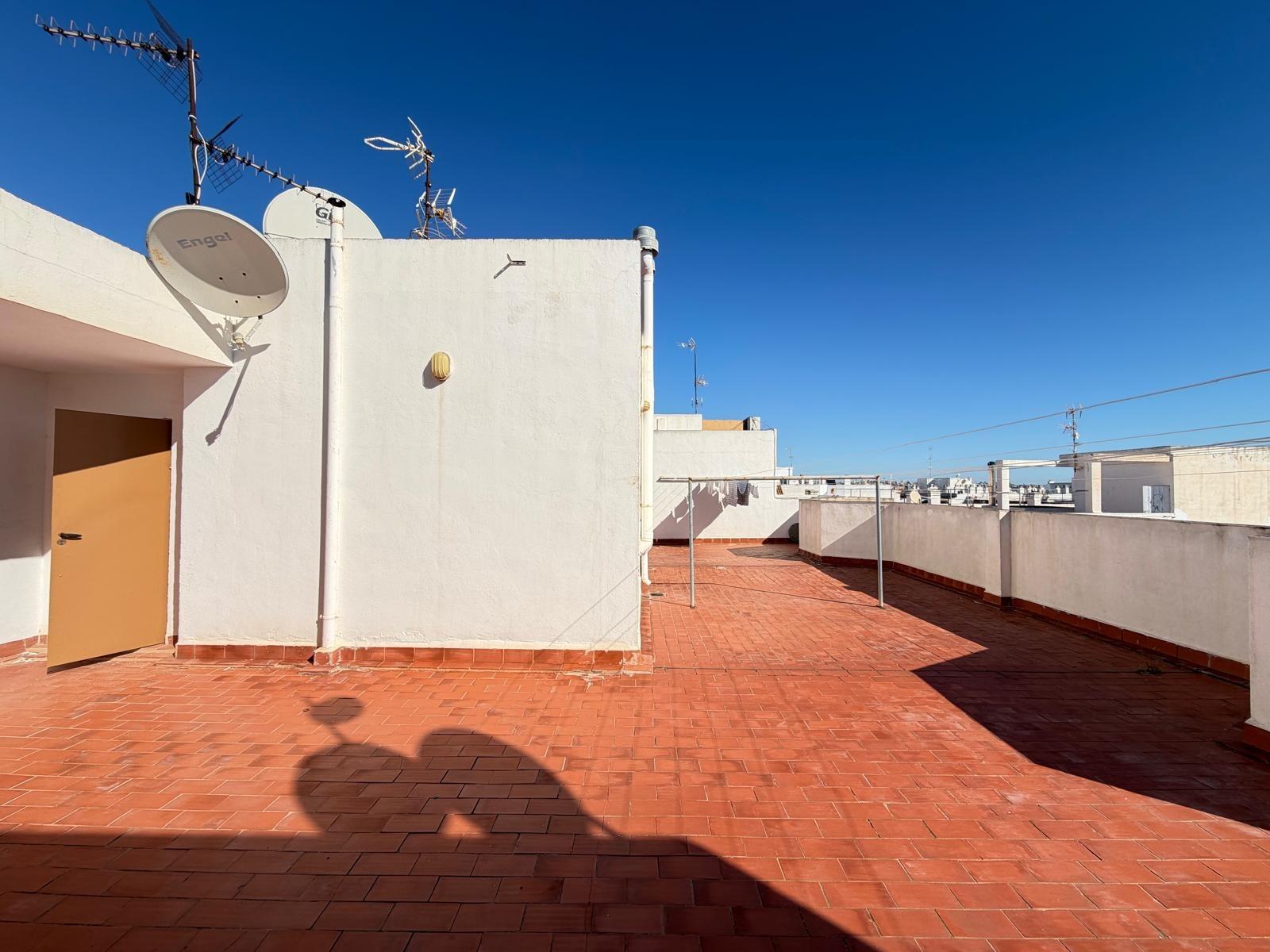 13-41 APARTMENT 500 METERS FROM PLAYA DEL CURA WITH A SURFACE OF 44 M2. 1 BEDROOM. 1 BATHROOM.