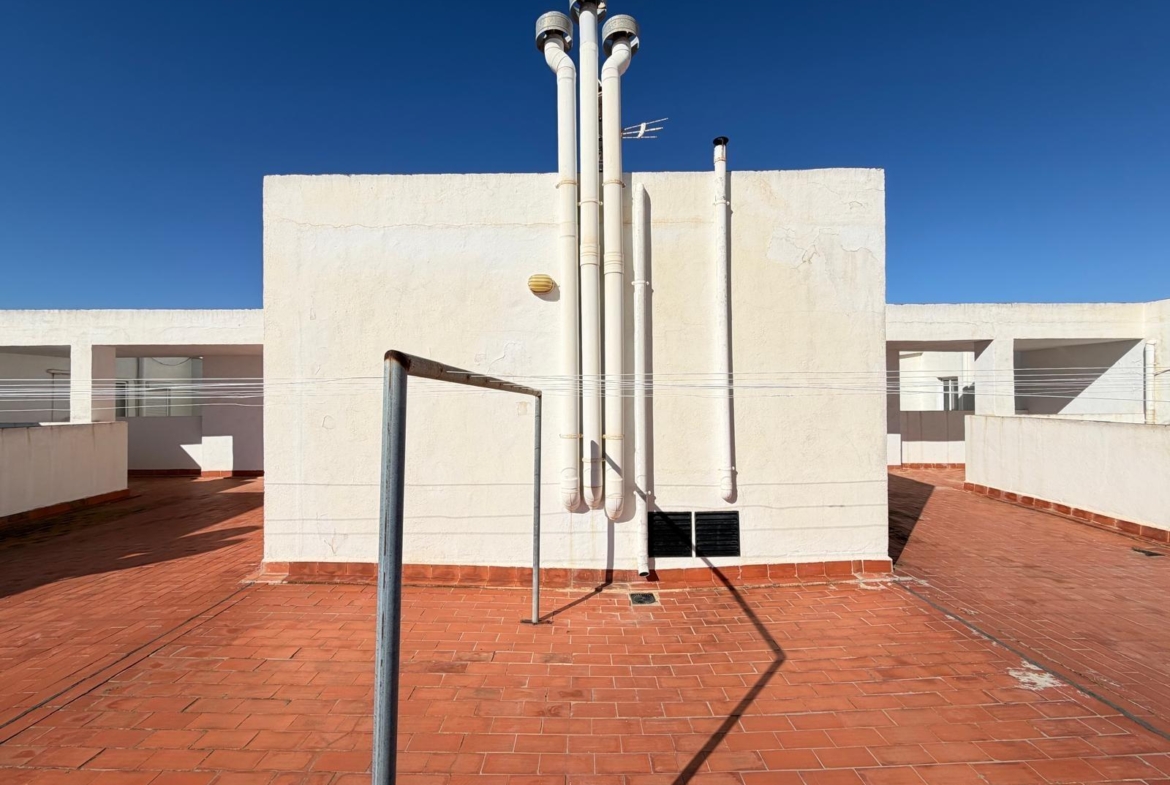 APARTMENT 500 METERS FROM PLAYA DEL CURA WITH A SURFACE OF 44 M2. 1 BEDROOM. 1 BATHROOM.