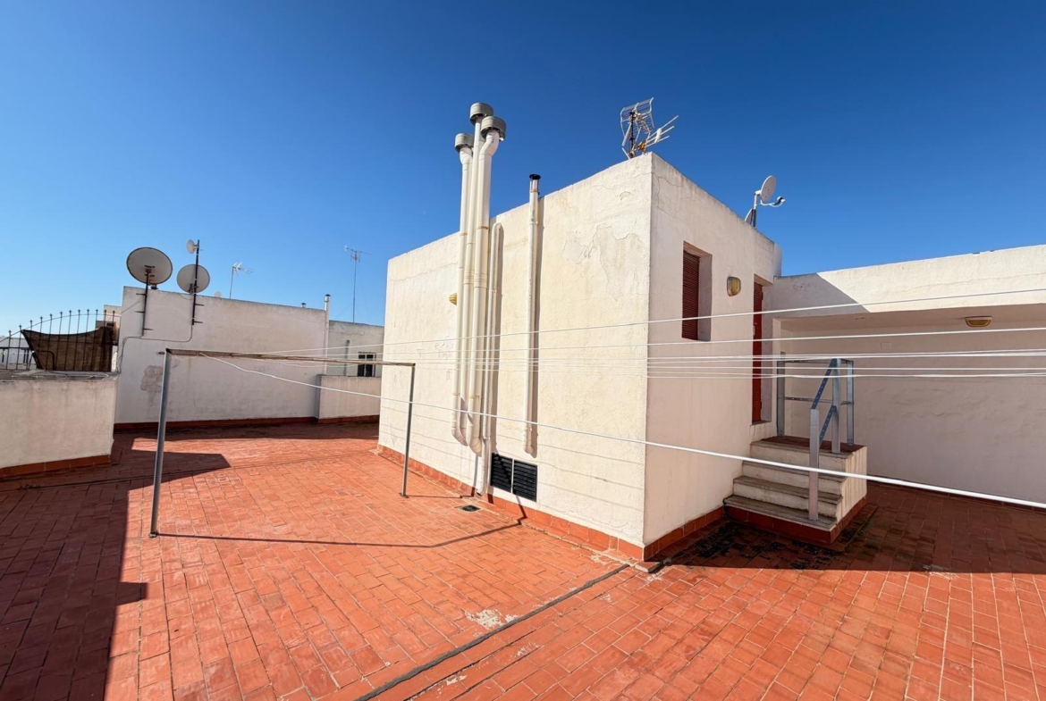 APARTMENT 500 METERS FROM PLAYA DEL CURA WITH A SURFACE OF 44 M2. 1 BEDROOM. 1 BATHROOM.