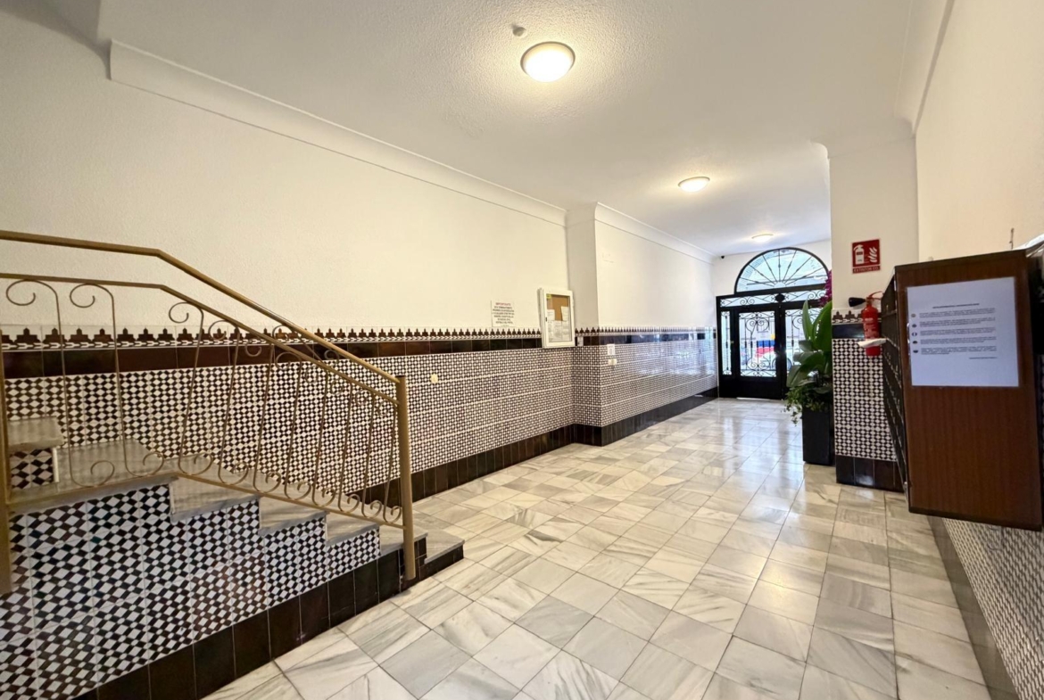 APARTMENT 500 METERS FROM PLAYA DEL CURA WITH A SURFACE OF 44 M2. 1 BEDROOM. 1 BATHROOM.