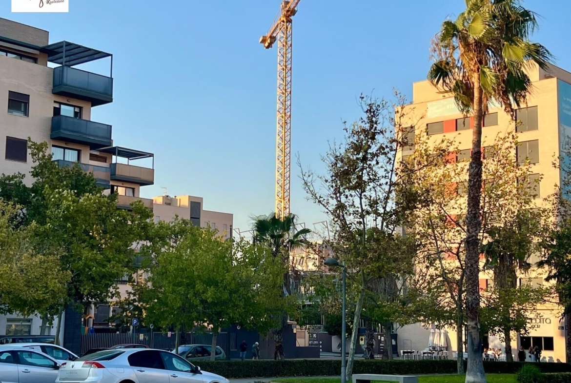 !! EXCELENTE PROYECTO DE OBRA NUEVA AL PARQUE BENICAP