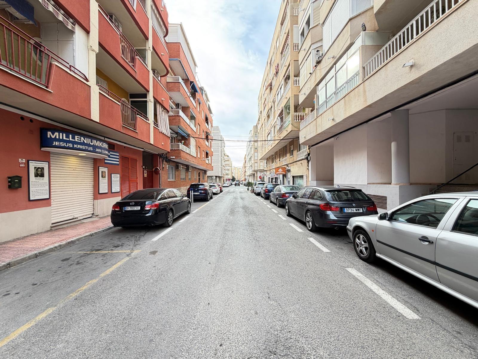 13-55 APARTMENT 500 METERS FROM PLAYA DEL CURA WITH A SURFACE OF 44 M2. 1 BEDROOM. 1 BATHROOM.