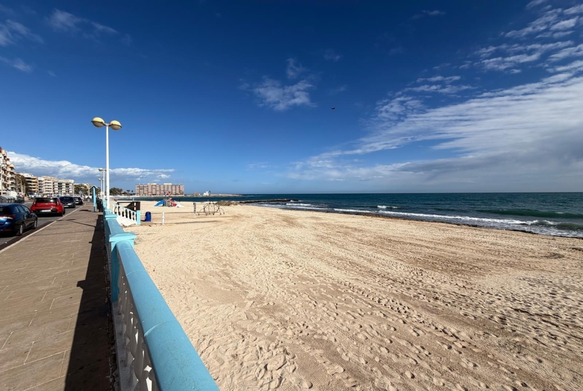 APARTMENT 500 METERS FROM PLAYA DEL CURA WITH A SURFACE OF 44 M2. 1 BEDROOM. 1 BATHROOM.