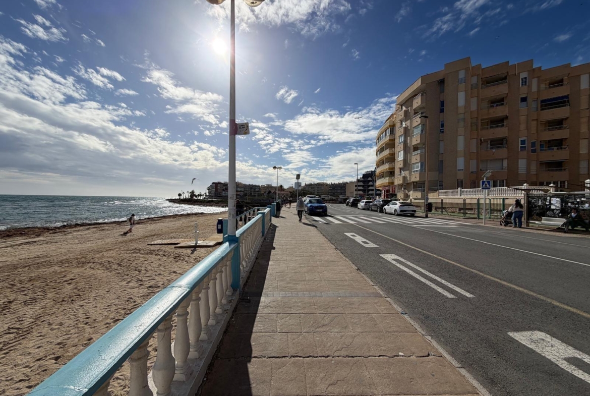 APARTMENT 500 METERS FROM PLAYA DEL CURA WITH A SURFACE OF 44 M2. 1 BEDROOM. 1 BATHROOM.