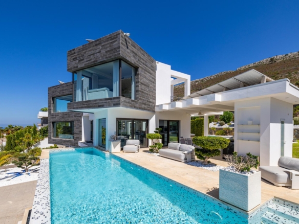 Luxury Villa in Les Cansalades, Jávea – Exquisite Coastal Retreat