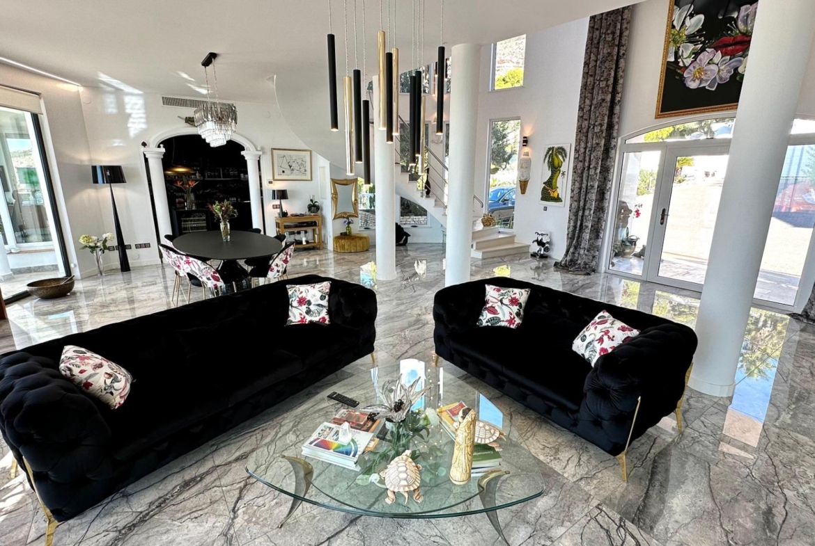 Elegant Villa with Sea Views and Altea la Vella 🌊✨