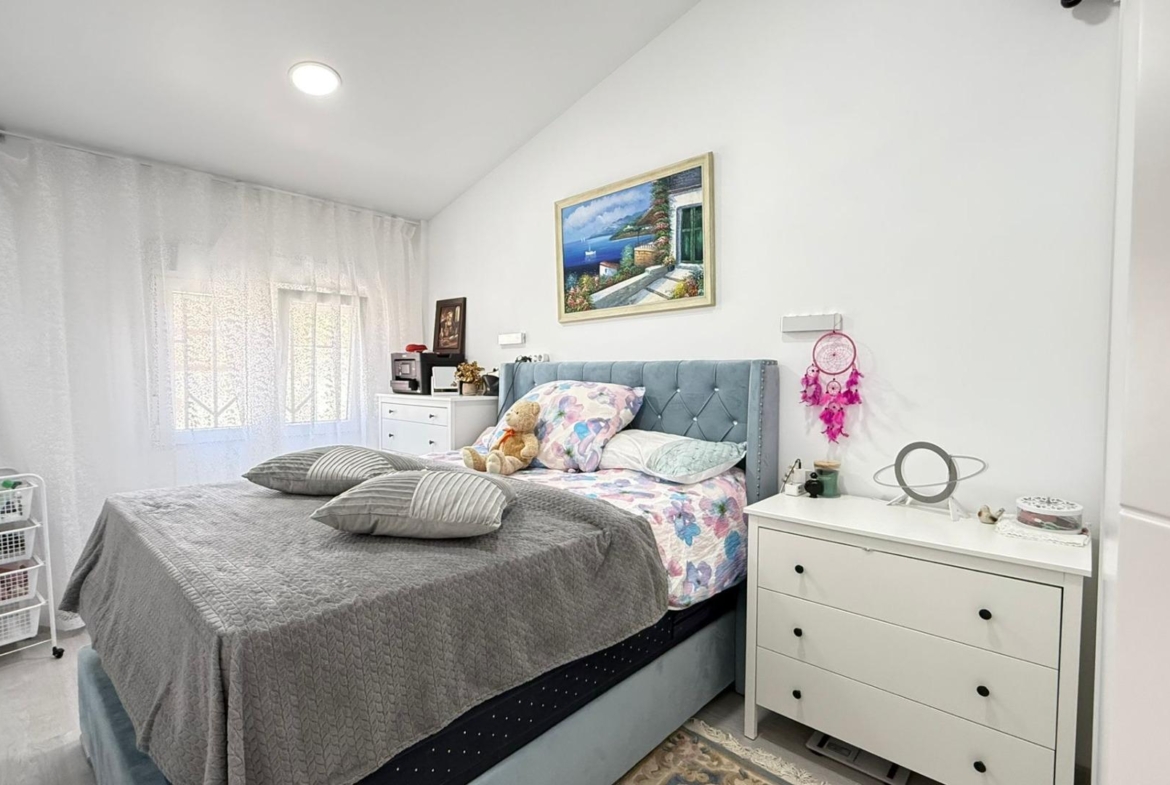 Exclusive renovated upper floor bungalow with 2 bedrooms, 1 bathroom