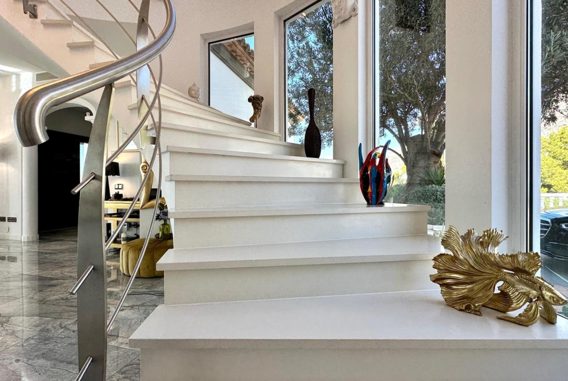 Elegant Villa with Sea Views and Altea la Vella 🌊✨