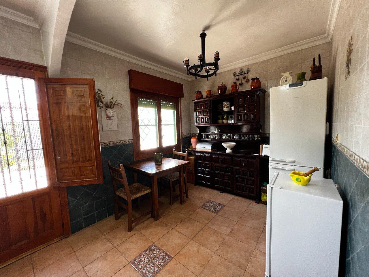 Chalet con 1000 metros de terreno en la zona  Sol y Luz de San Vicente del Raspeig, Alicante