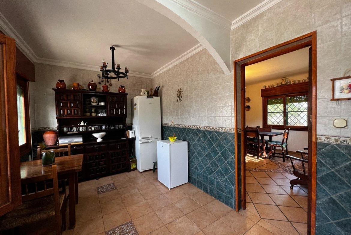 Chalet con 1000 metros de terreno en la zona  Sol y Luz de San Vicente del Raspeig, Alicante