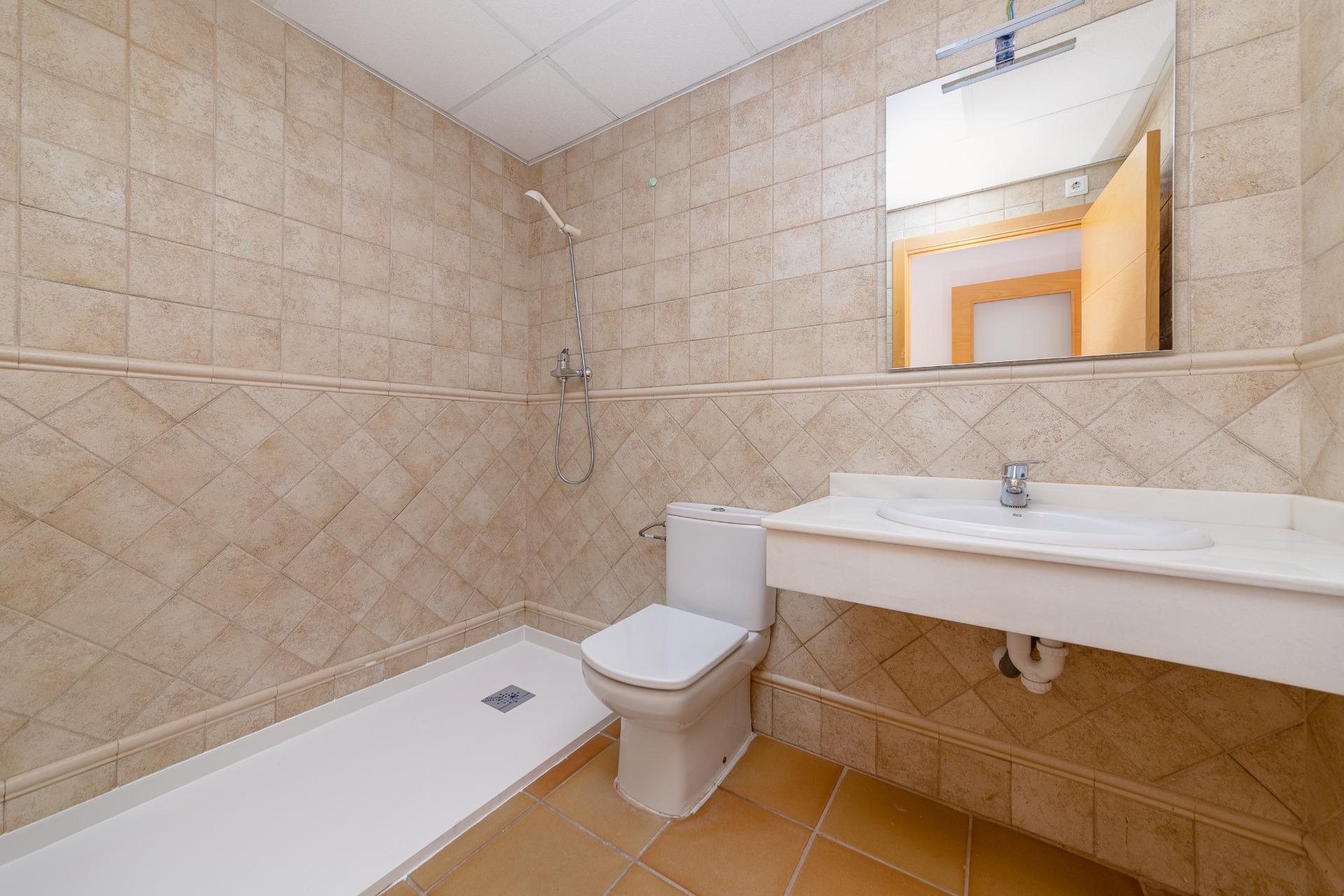14-12-2 Mooi appartement met groot terras, 2 slaapkamers, 2 badkamers op 500m van Archena spa en uitzicht op de bergen