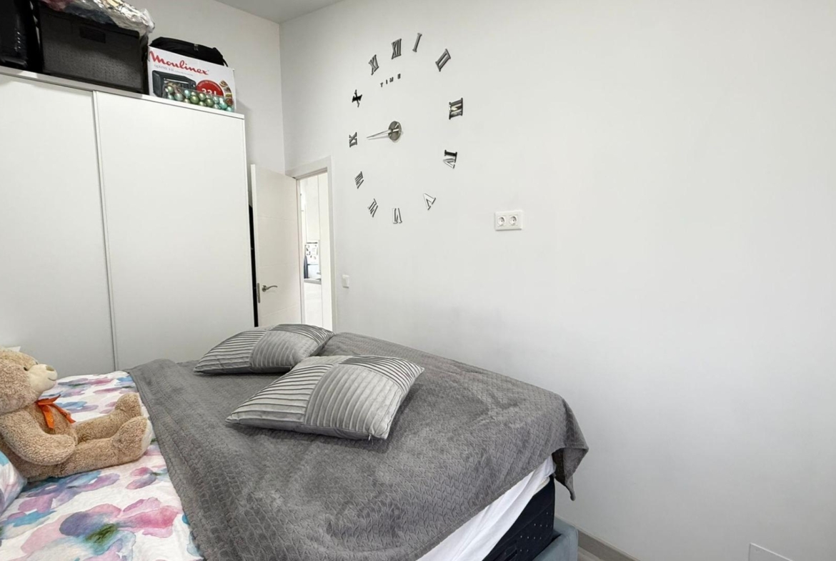 Exclusive renovated upper floor bungalow with 2 bedrooms, 1 bathroom