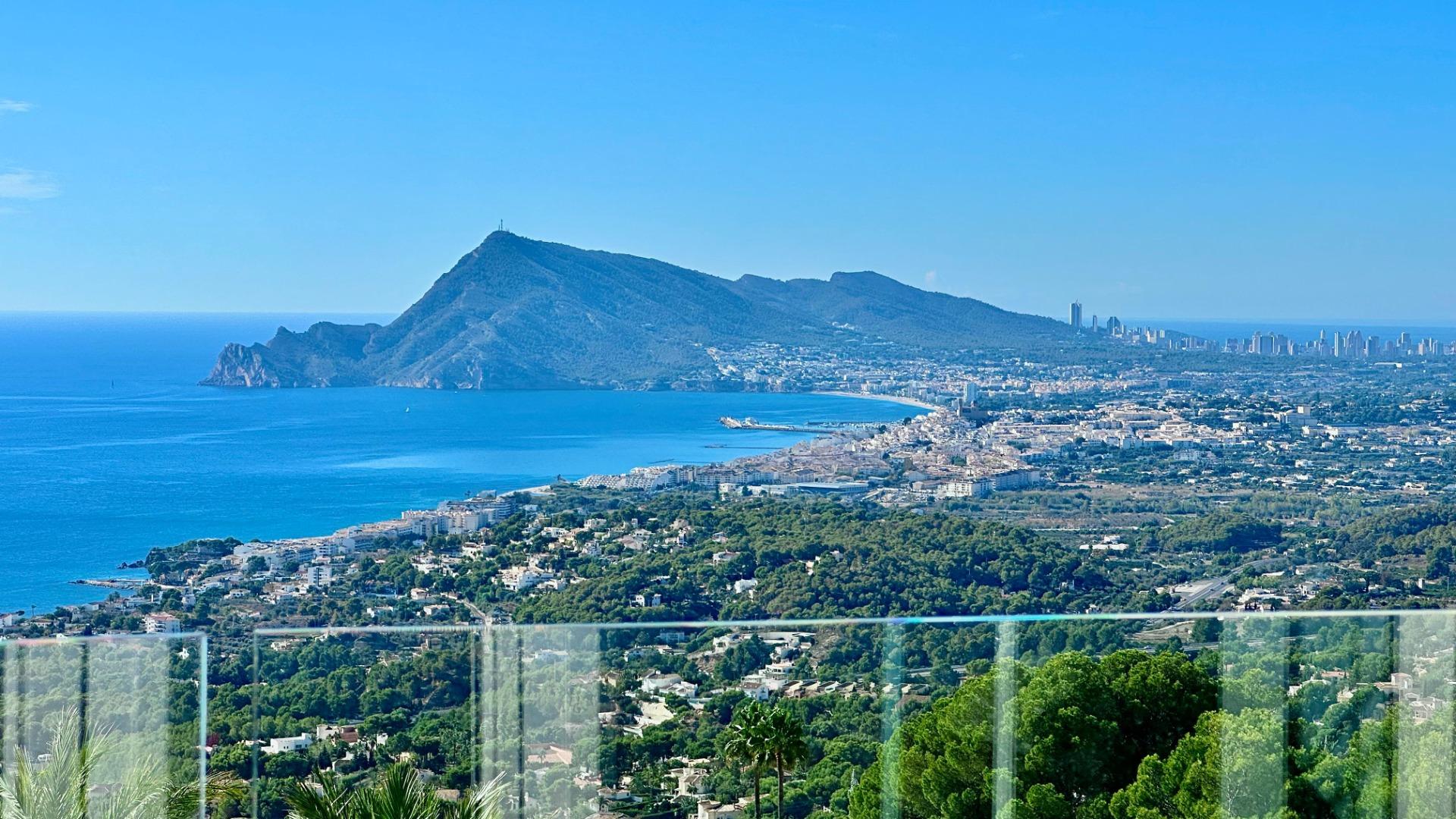 Elegant Villa with Sea Views and Altea la Vella 🌊✨