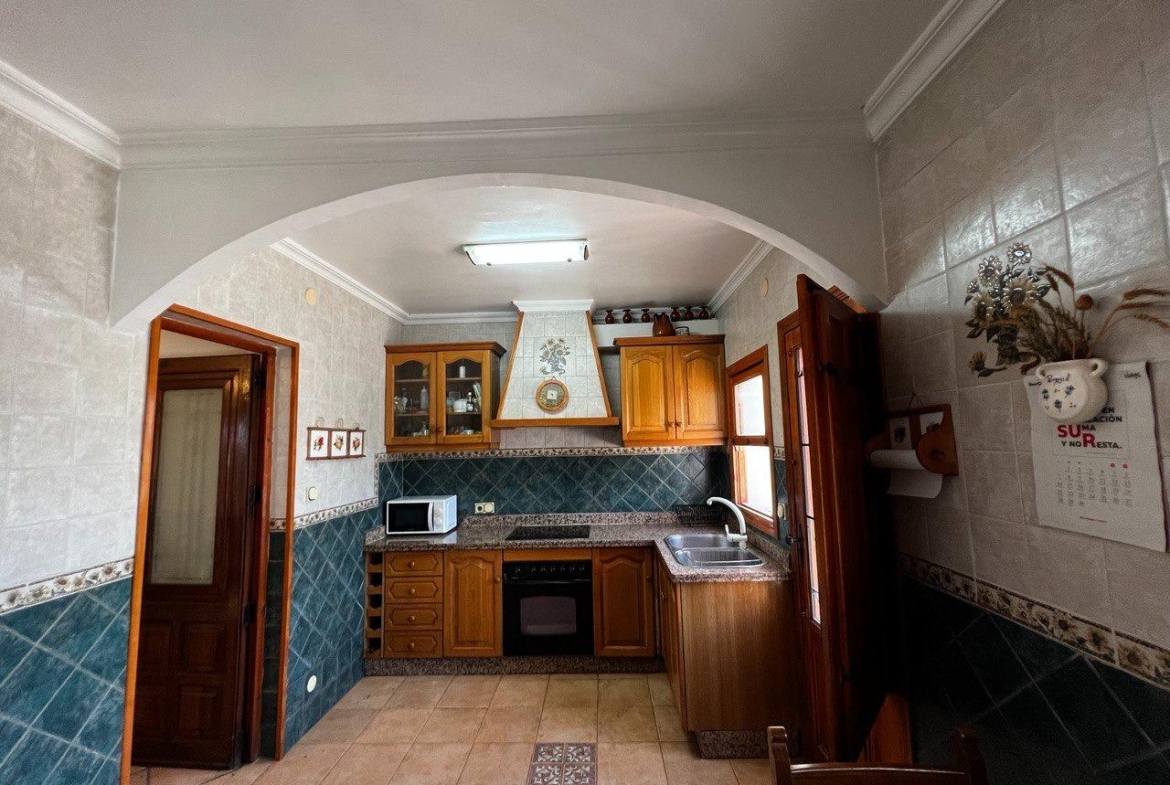 Chalet con 1000 metros de terreno en la zona  Sol y Luz de San Vicente del Raspeig, Alicante